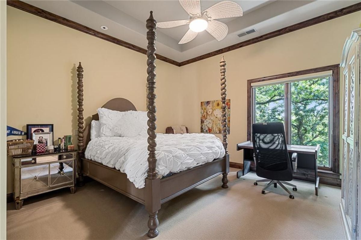 Another bedroom