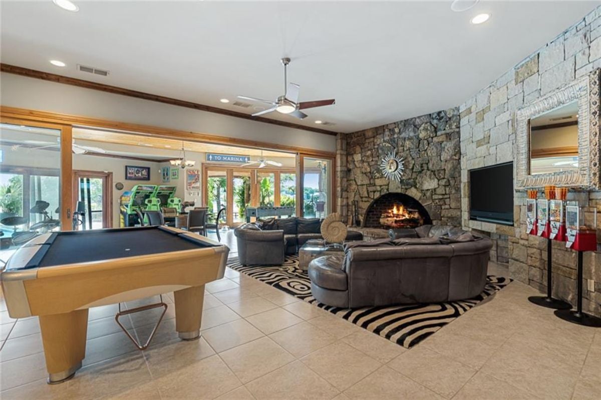 Entertainment room