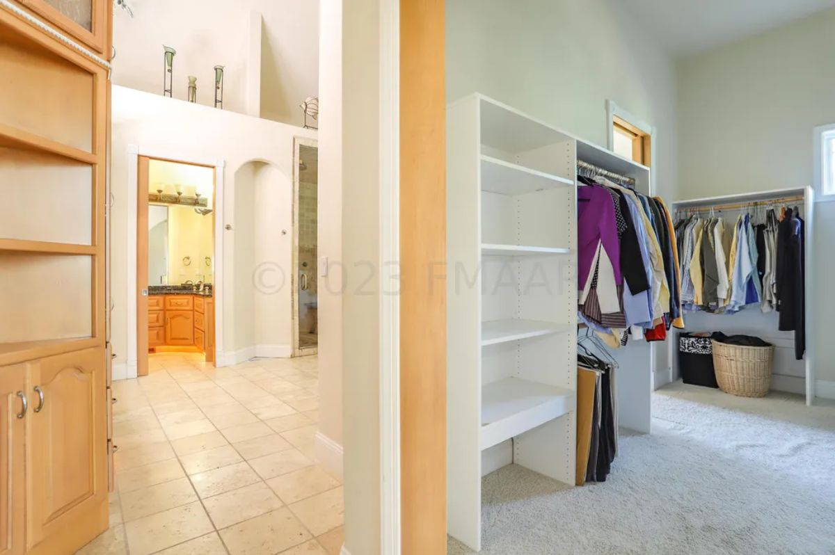 Walk-in closet