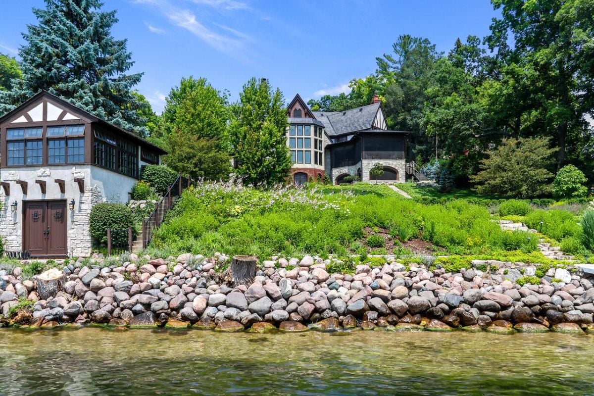 12,398 Sq. Ft. Property in Lake Geneva, WI ($10,995,000)