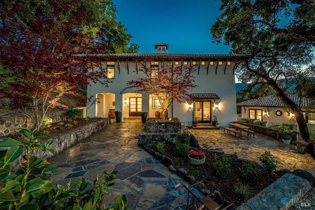 Front view of the house.