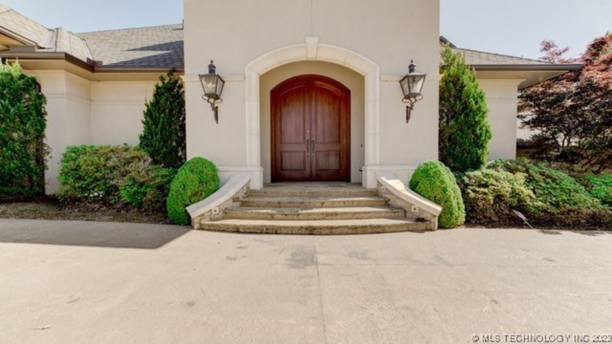 Entrance door