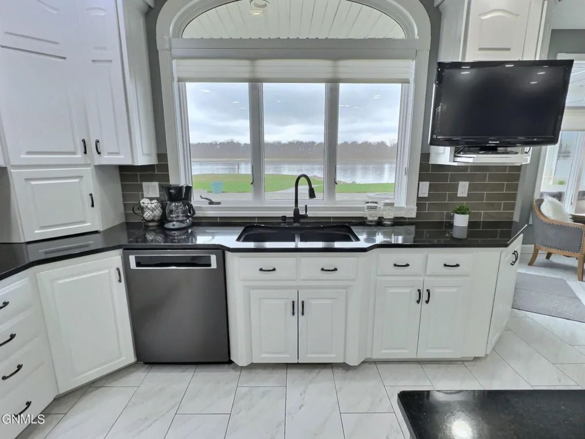 Kitchen's sink