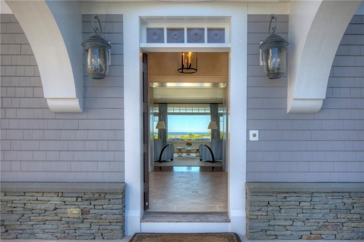 Entrance door