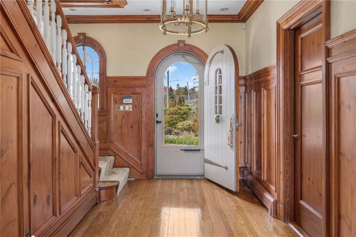 Entrance hall