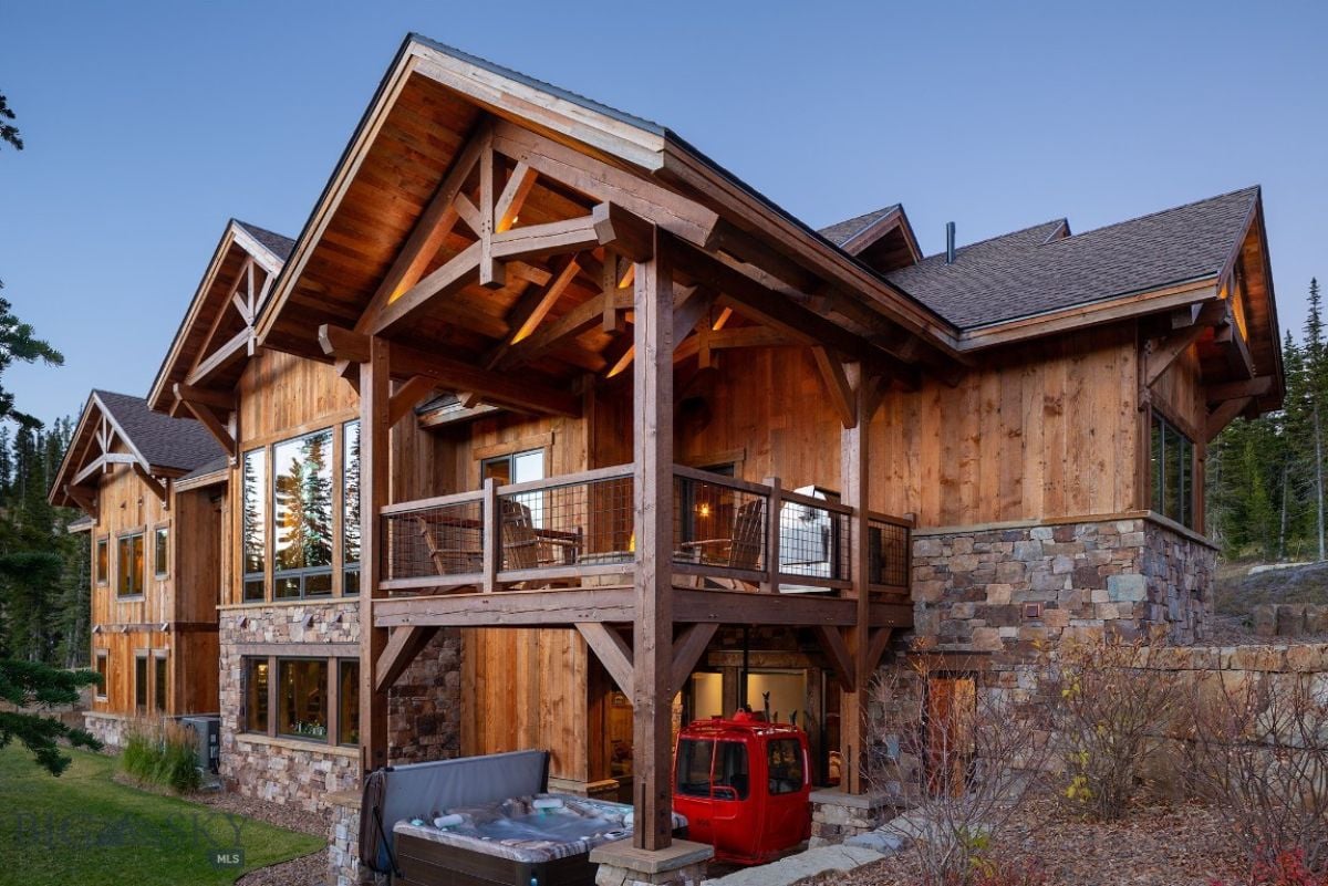 Rear view of the house with a balcony.
