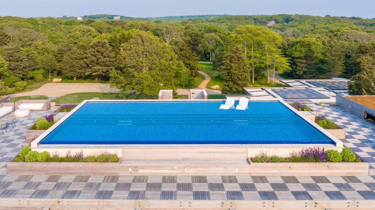 Rooftop pool