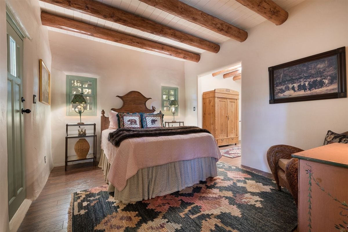 Guest quarter's bedroom