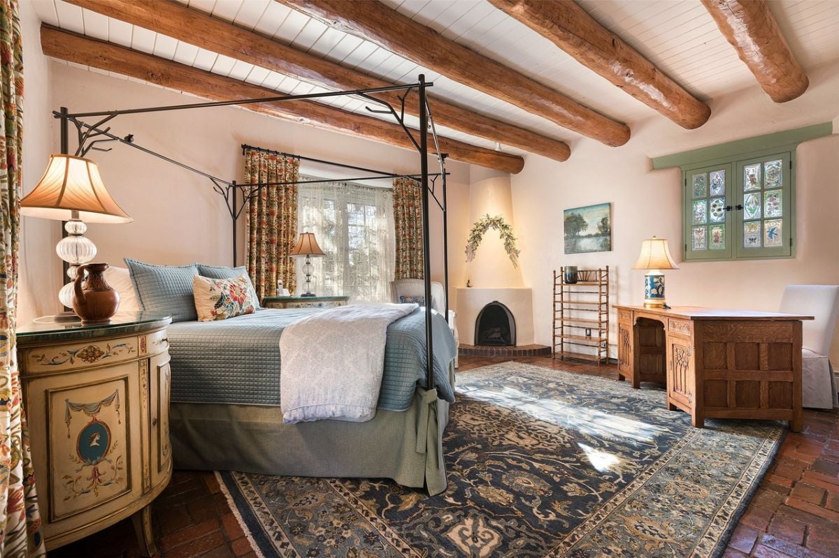 Guest quarter's bedroom