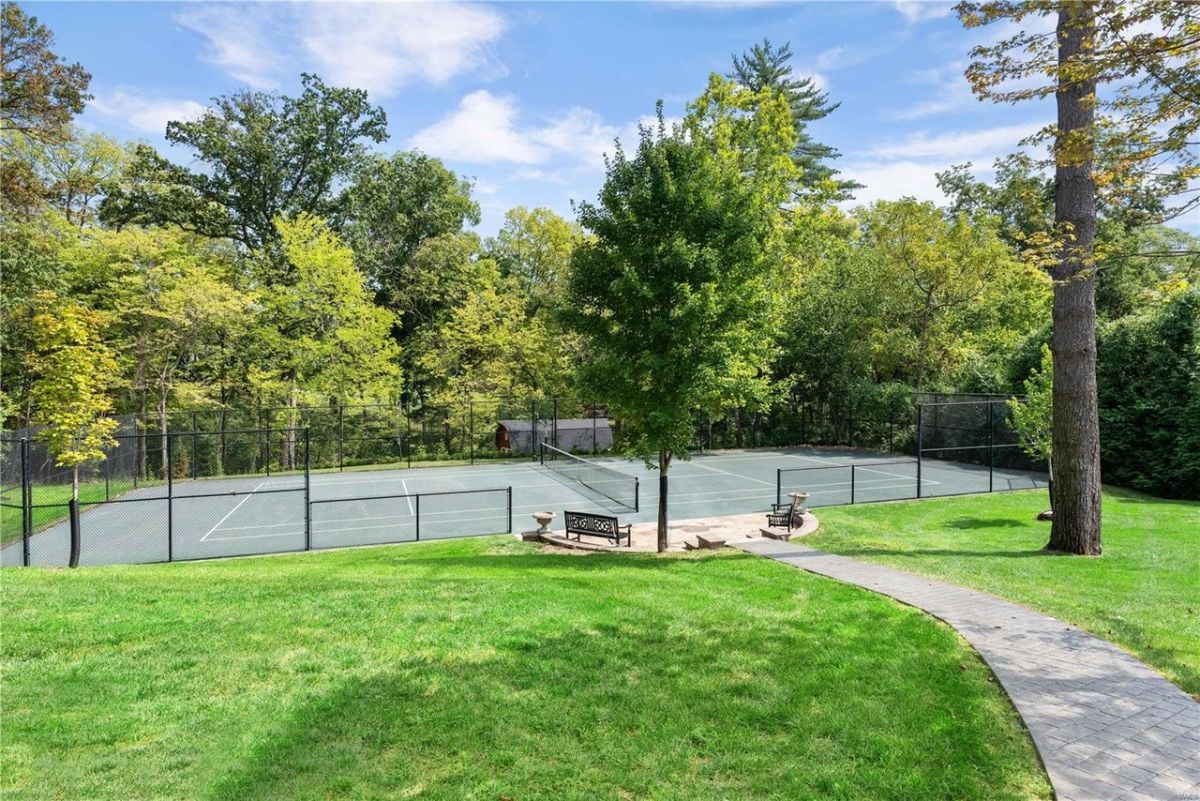 Tennis court