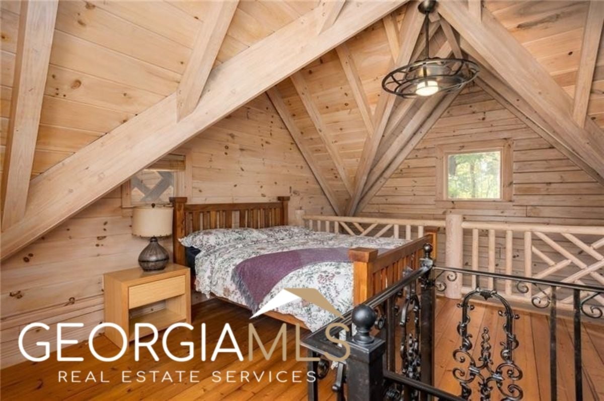 Bedroom in the log cabin