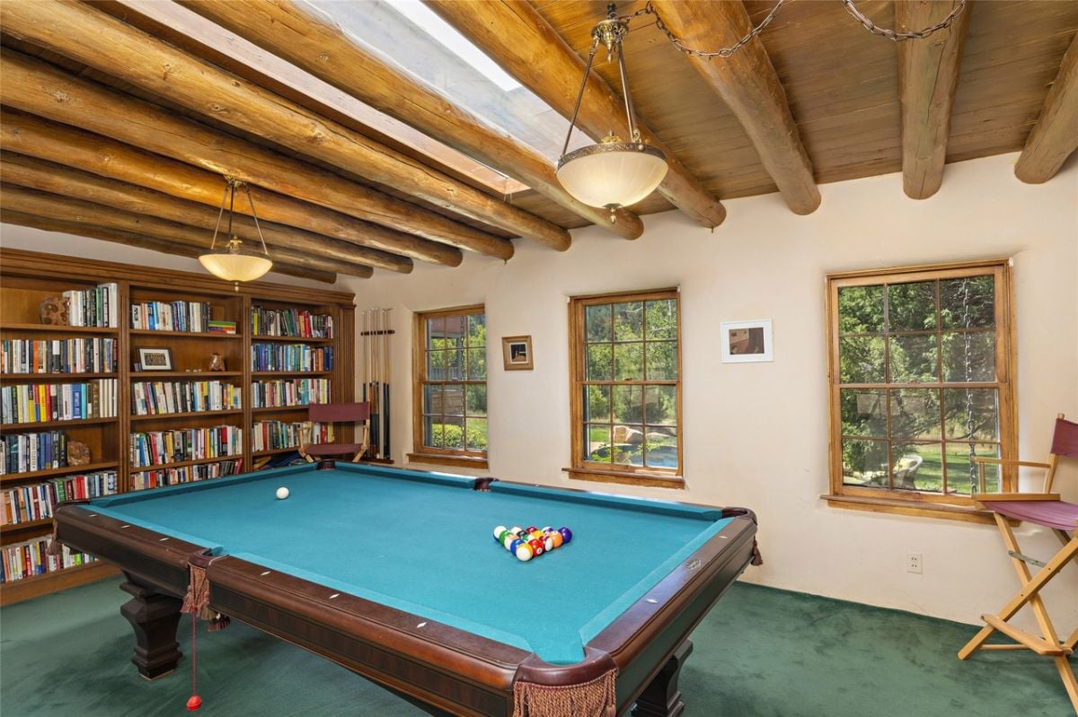 Pool table