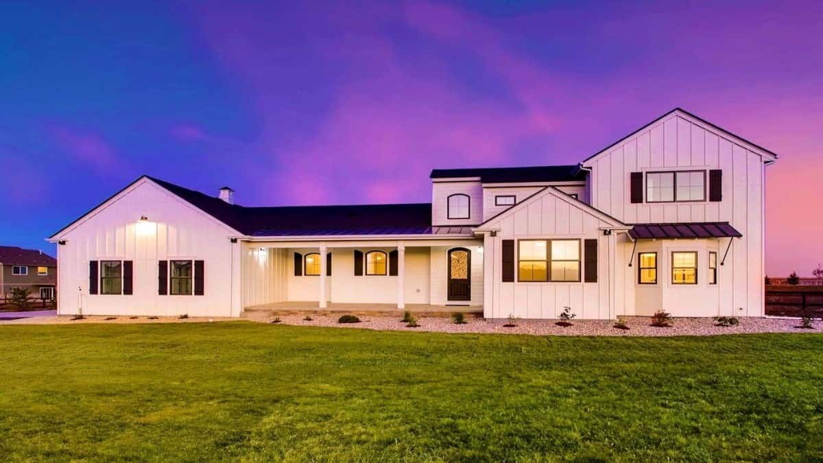 4-Bedroom New American Style Two-Story Home with Loft and Flex Room