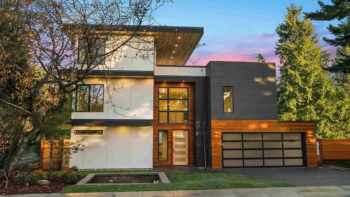 Three-Story Contemporary Style 3-Bedroom Home with Open-Concept Living and Balcony