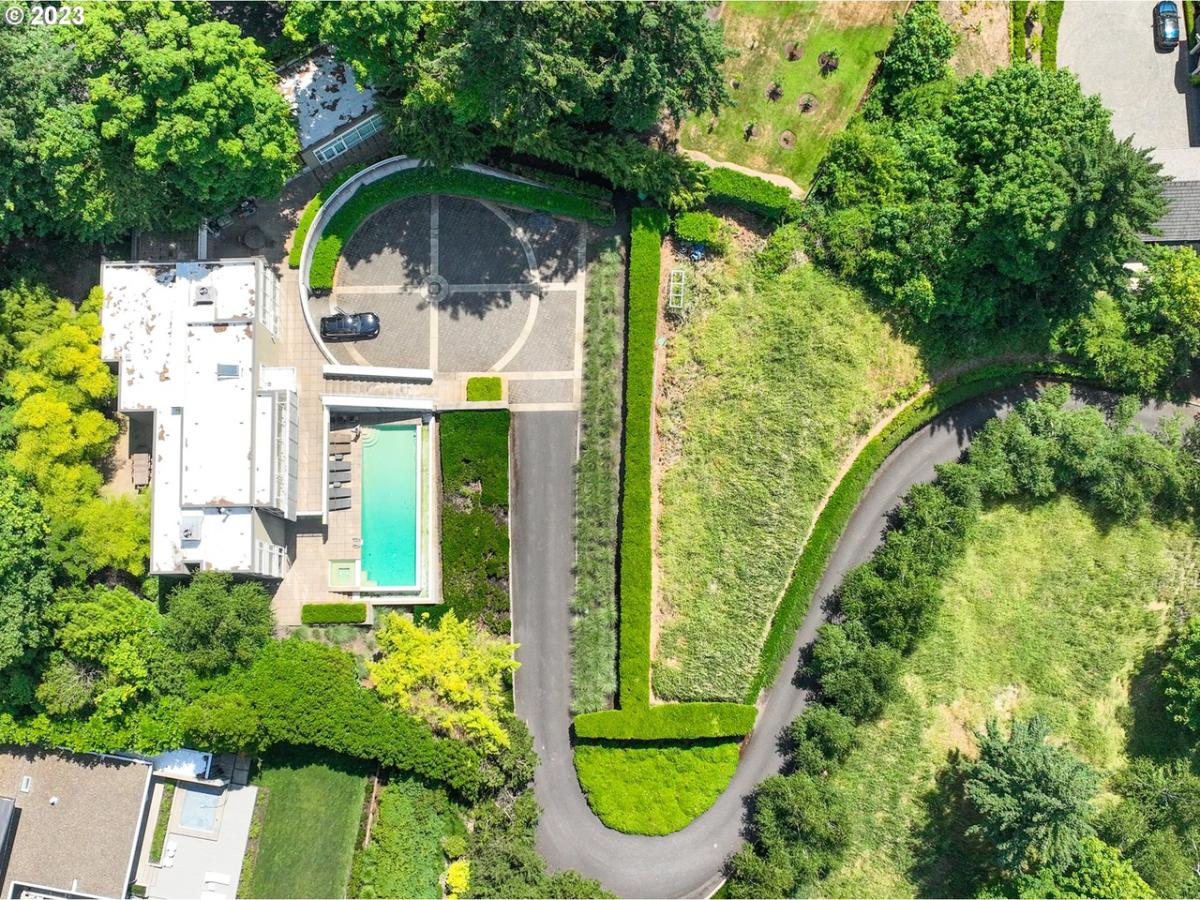 Aerial top view of the 6,143 Sq. Ft. Property in Portland, OR.