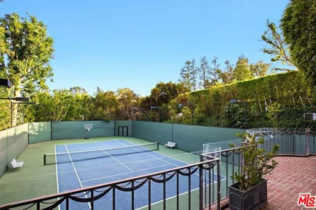 Tennis court