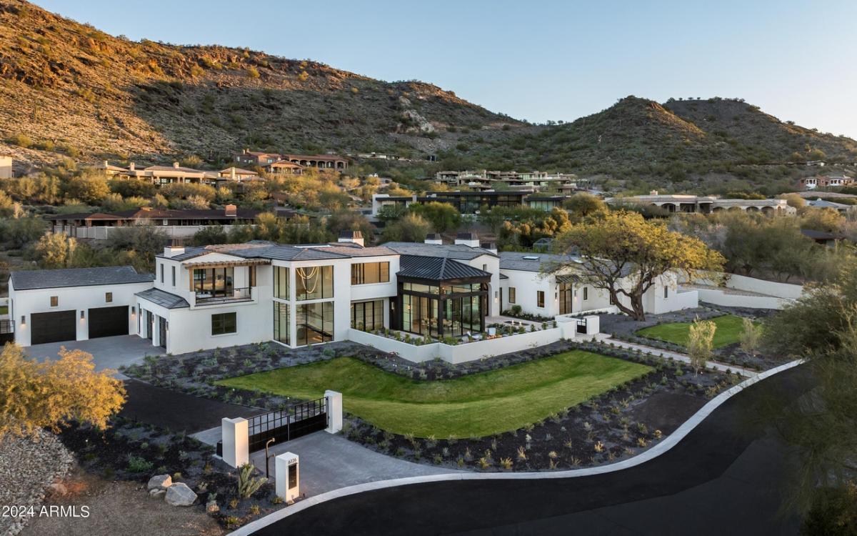 Aerial view of the mansion.