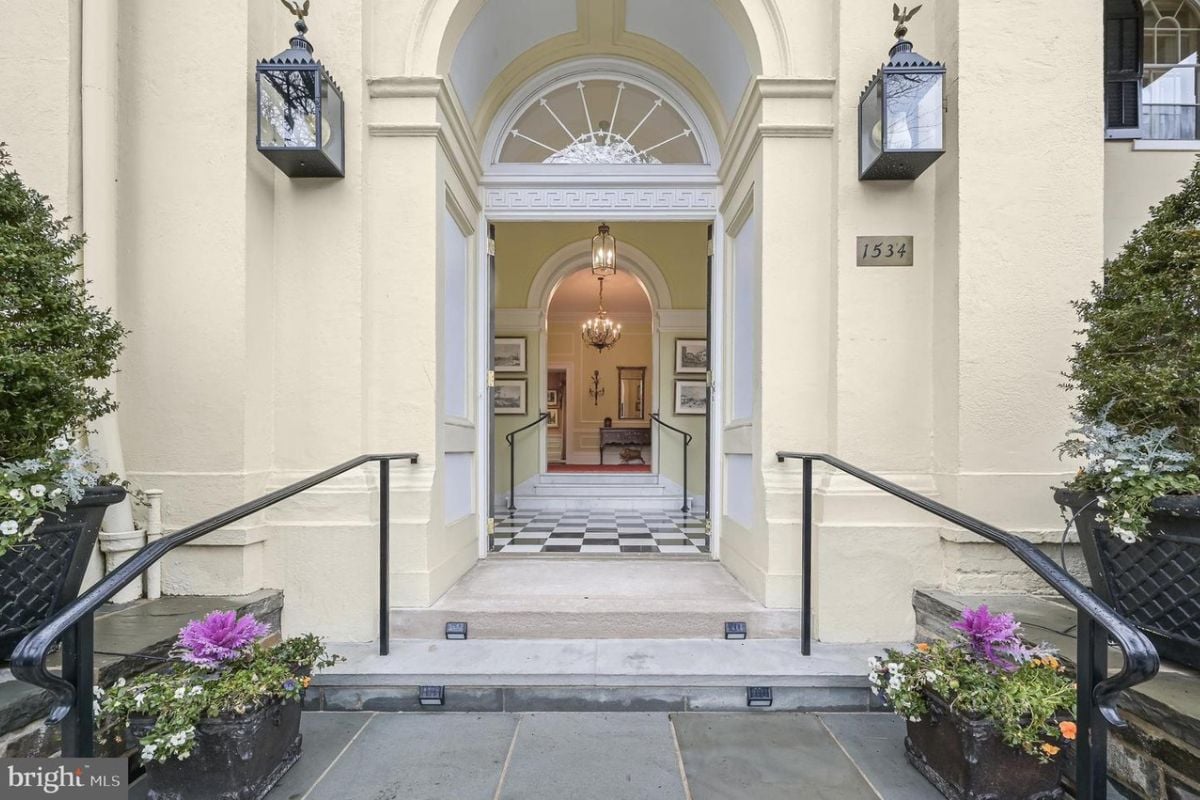 A front entry