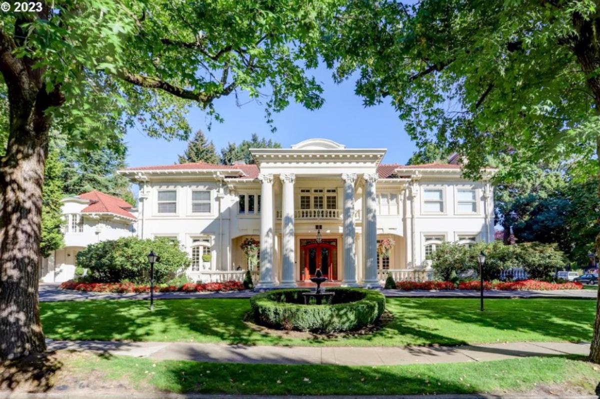 9,917 Sq. Ft. Mansion in Portland, OR ($2,745,000)