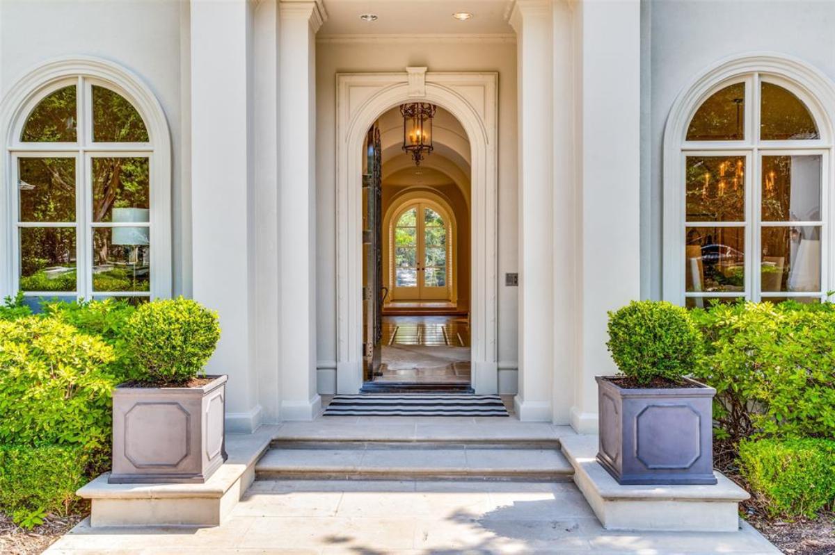 Front door entry of the mansion.