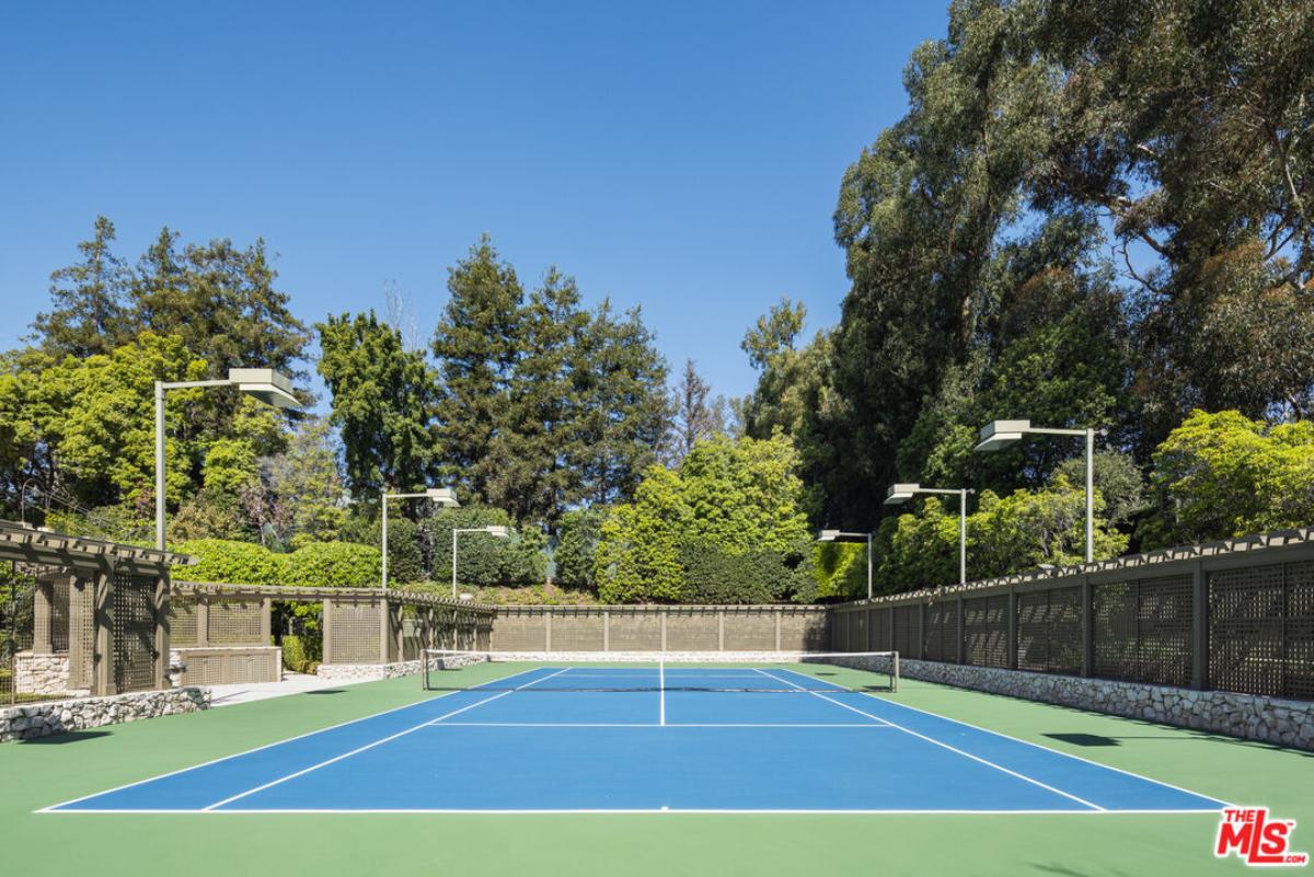 Tennis court