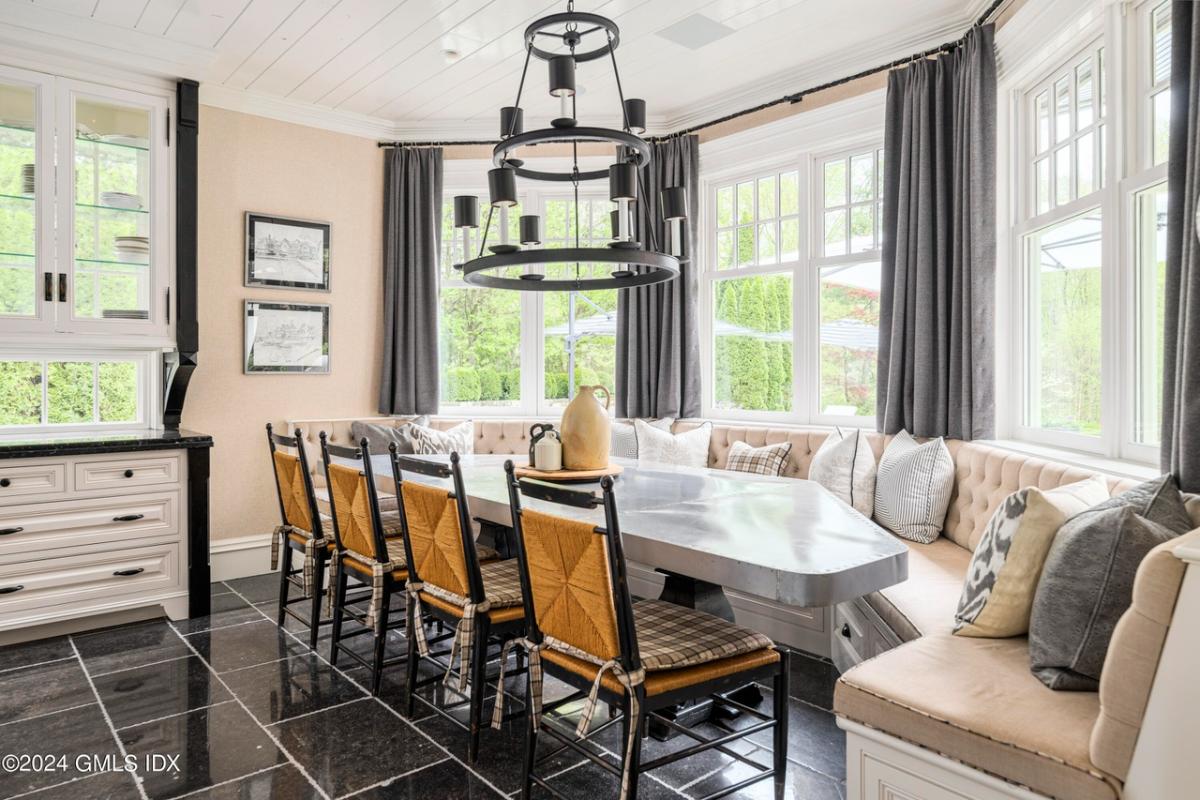 Breakfast nook