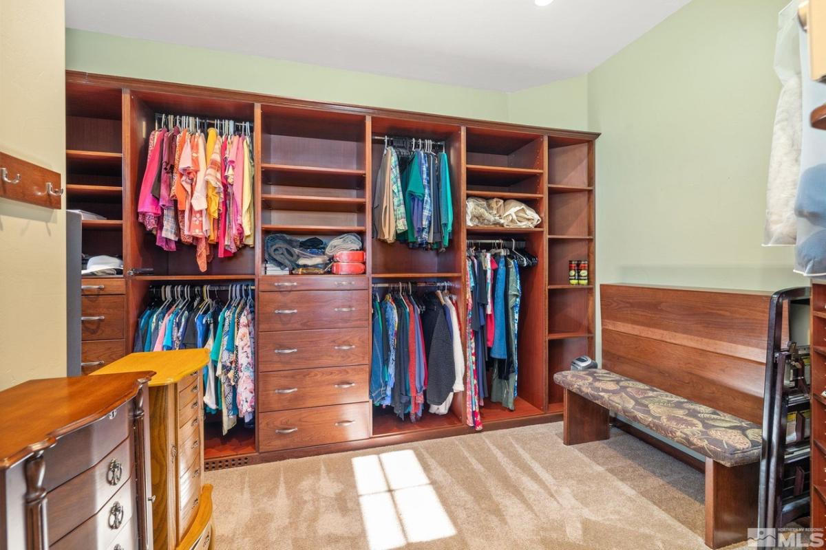 Walk-in closet