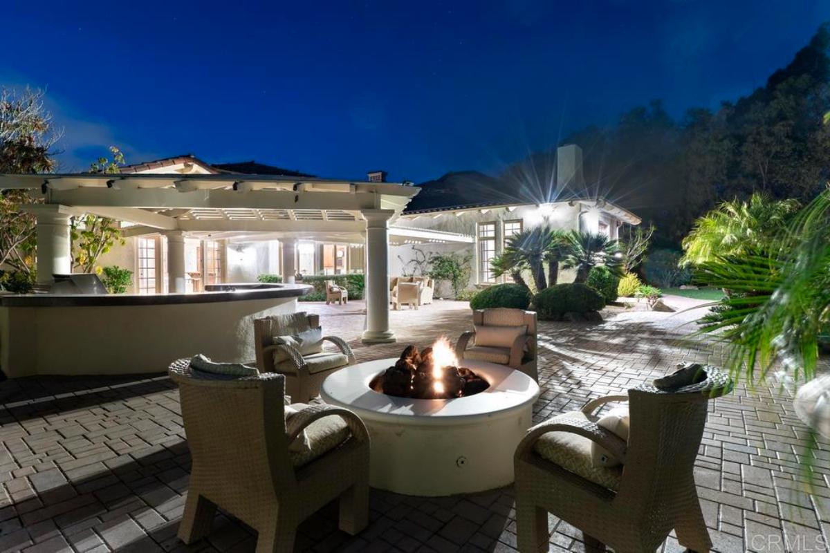 Fire pit