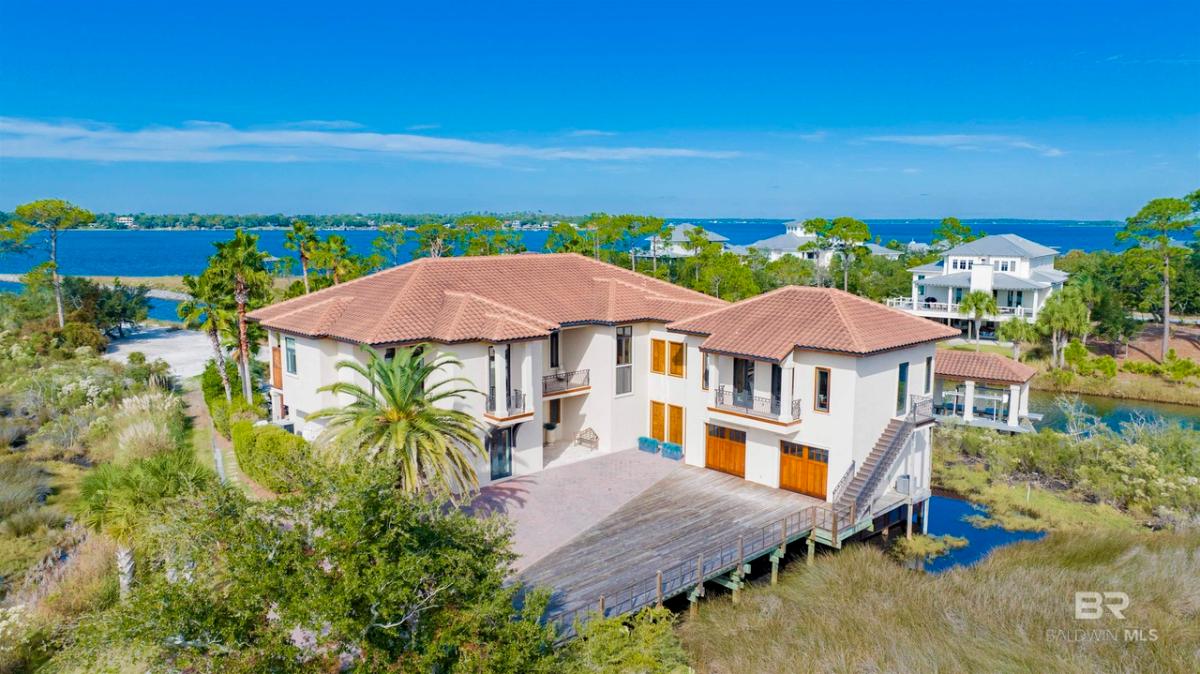 Aerial view of the mansion.
