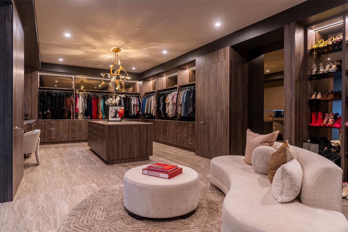 Walk-in closet