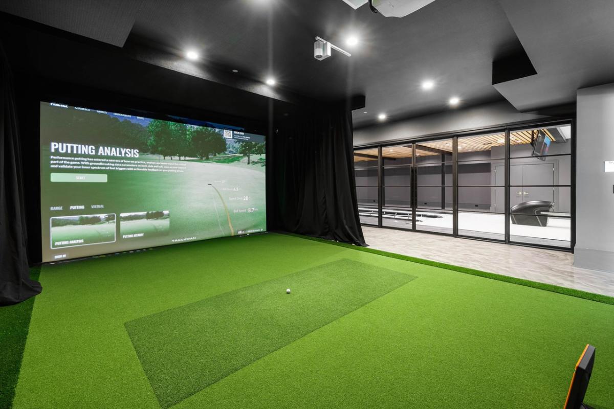 Golf simulator