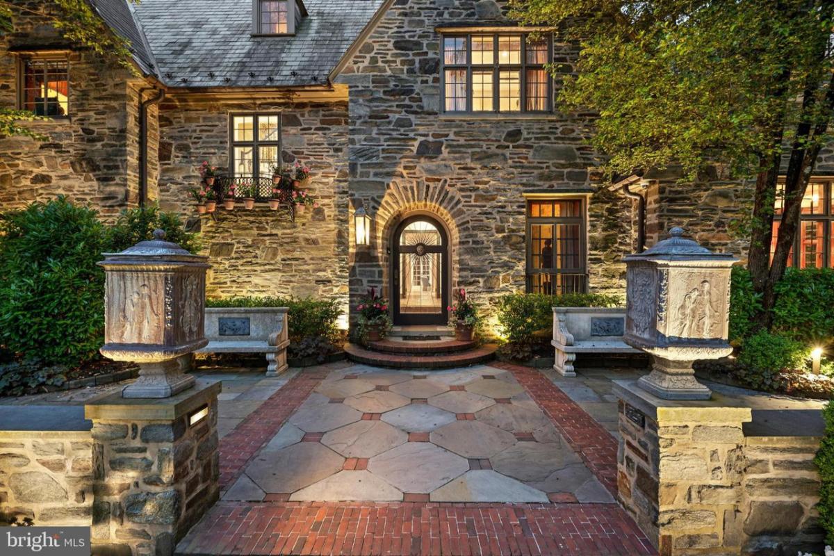 Front entry of the mansion.