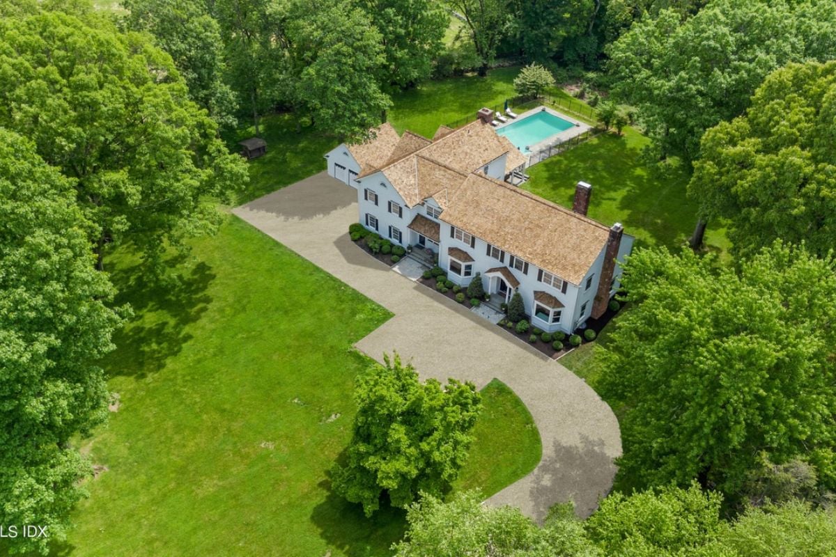 The aerial view of the property.
