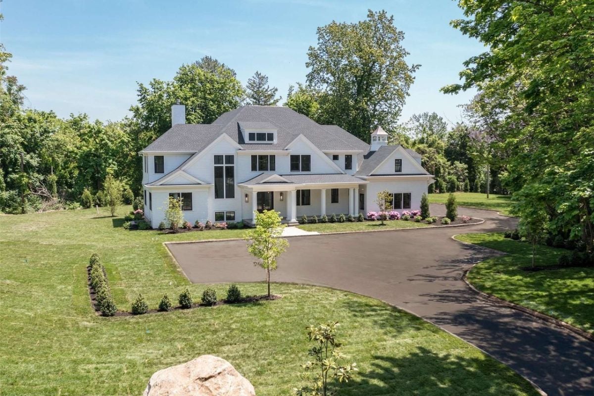 6,500 Sq. Ft. Property in Sands Point, NY ($5,250,000)