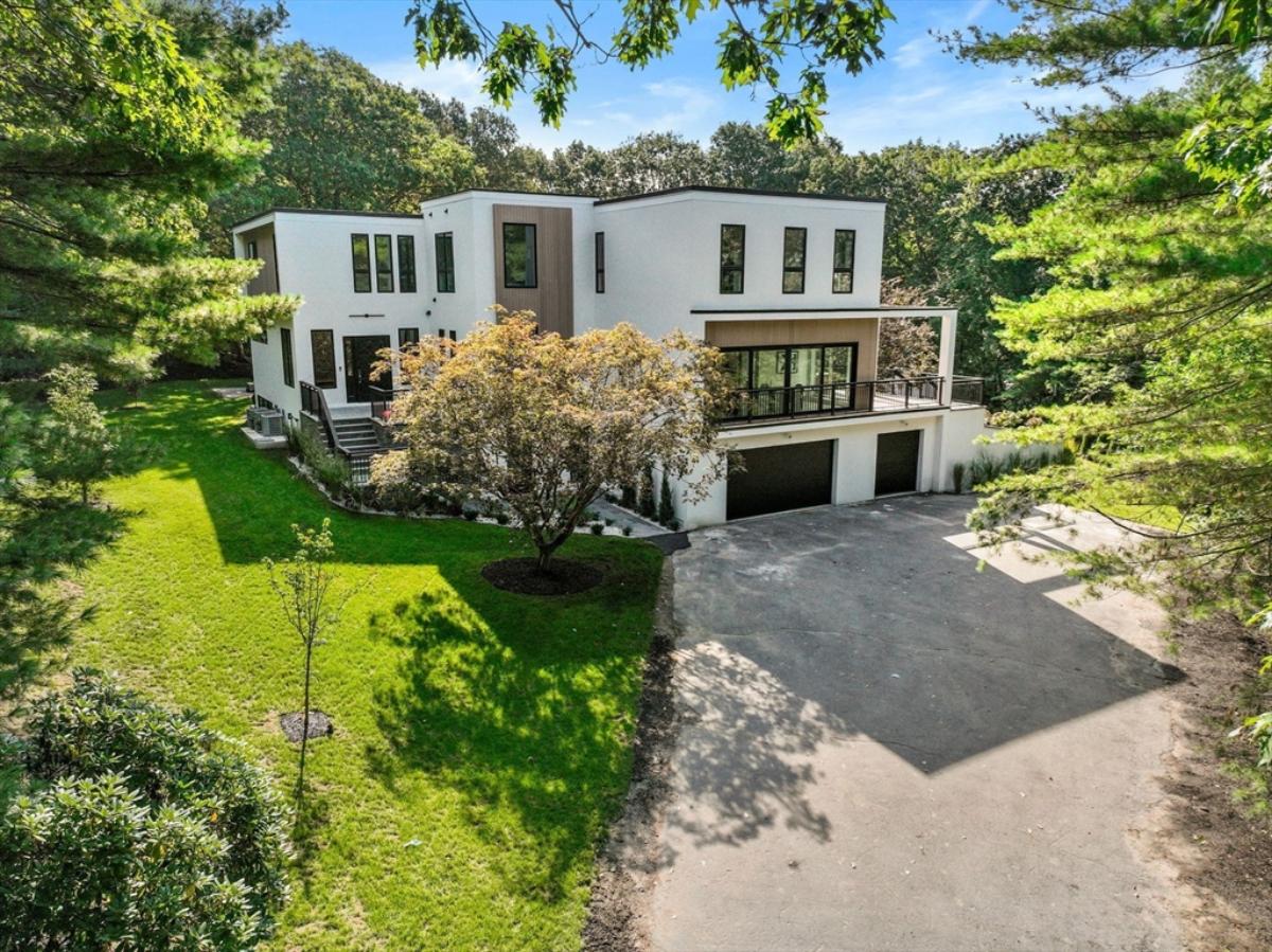 8,769 Sq. Ft. Mansion in Weston, MA ($5,995,000)
