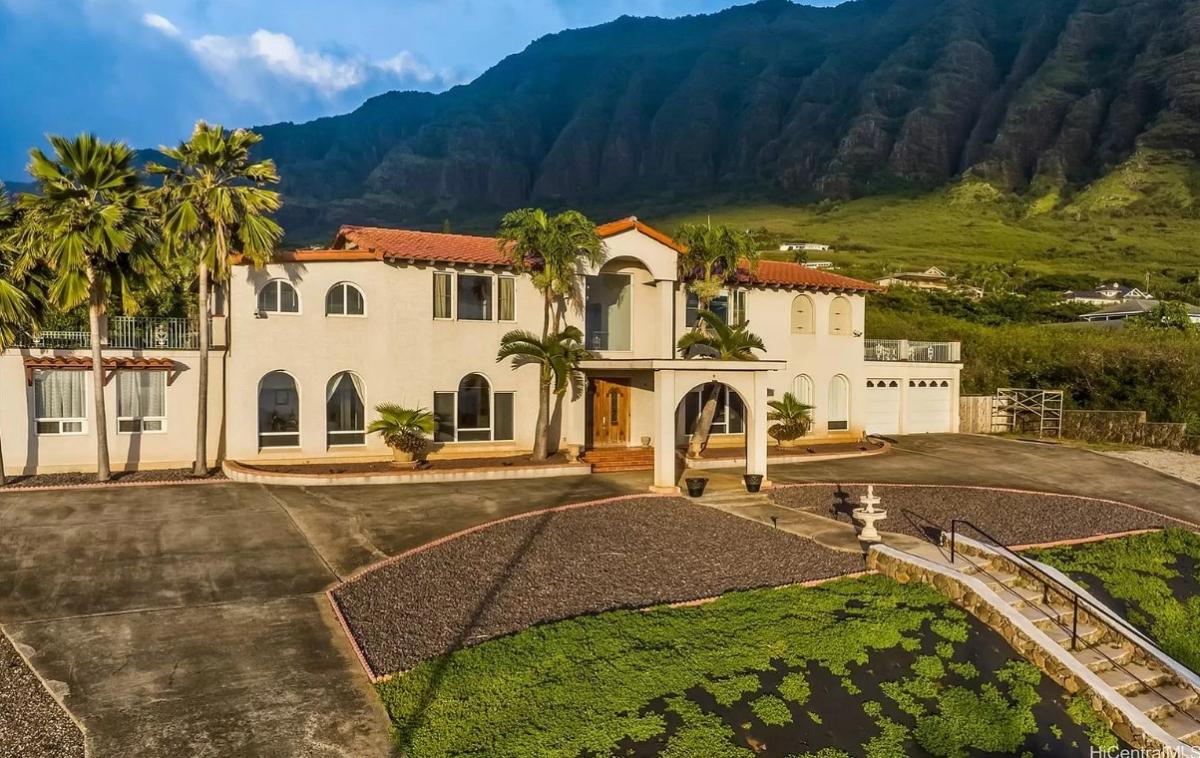 5,706 Sq. Ft. Mansion in Waianae, HI ($3,888,888)