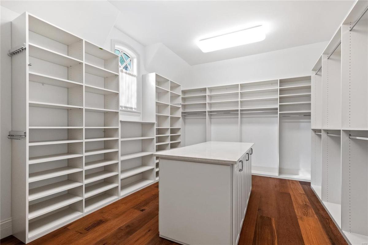 Walk-in closet