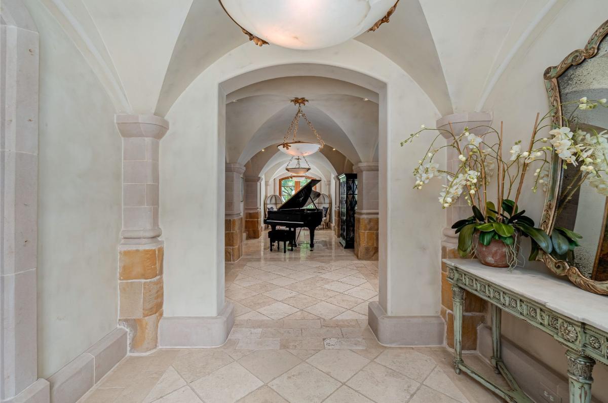 Foyer leading to the piano.