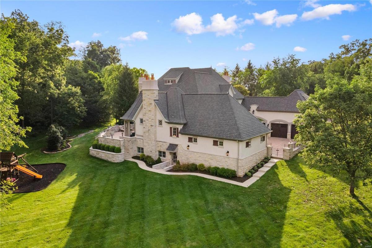 Aerial view of the mansion.
