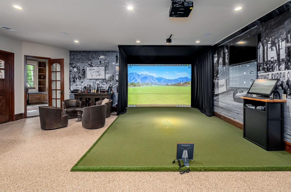 Golf simulator room