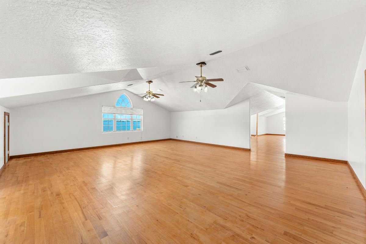 Expansive room