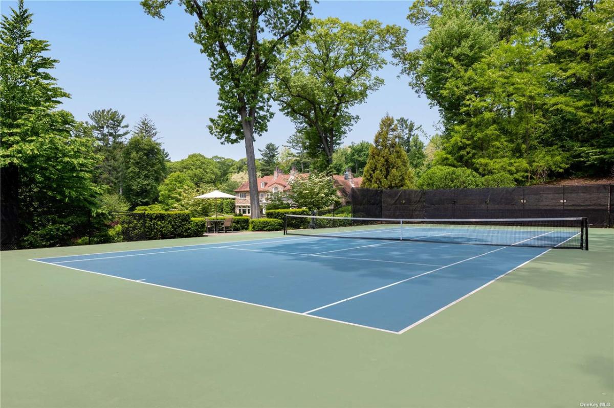 Tennis court
