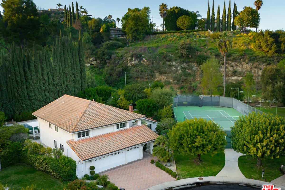 The aerial view of the property.