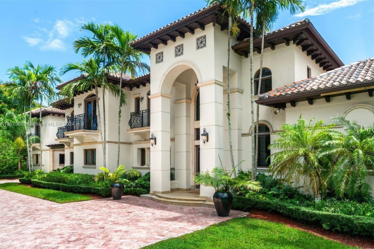 6,514 Sq. Ft. Property in Pinecrest, FL ($5,250,000)