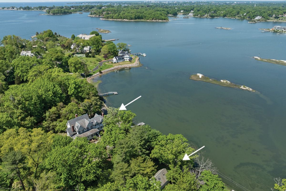 The aerial view of the property.