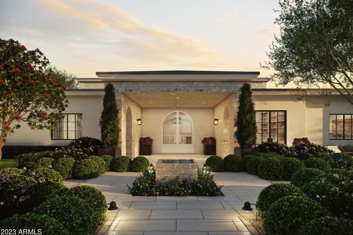 7,865 Sq. Ft. Property in Paradise Valley, AZ ($9,495,000)