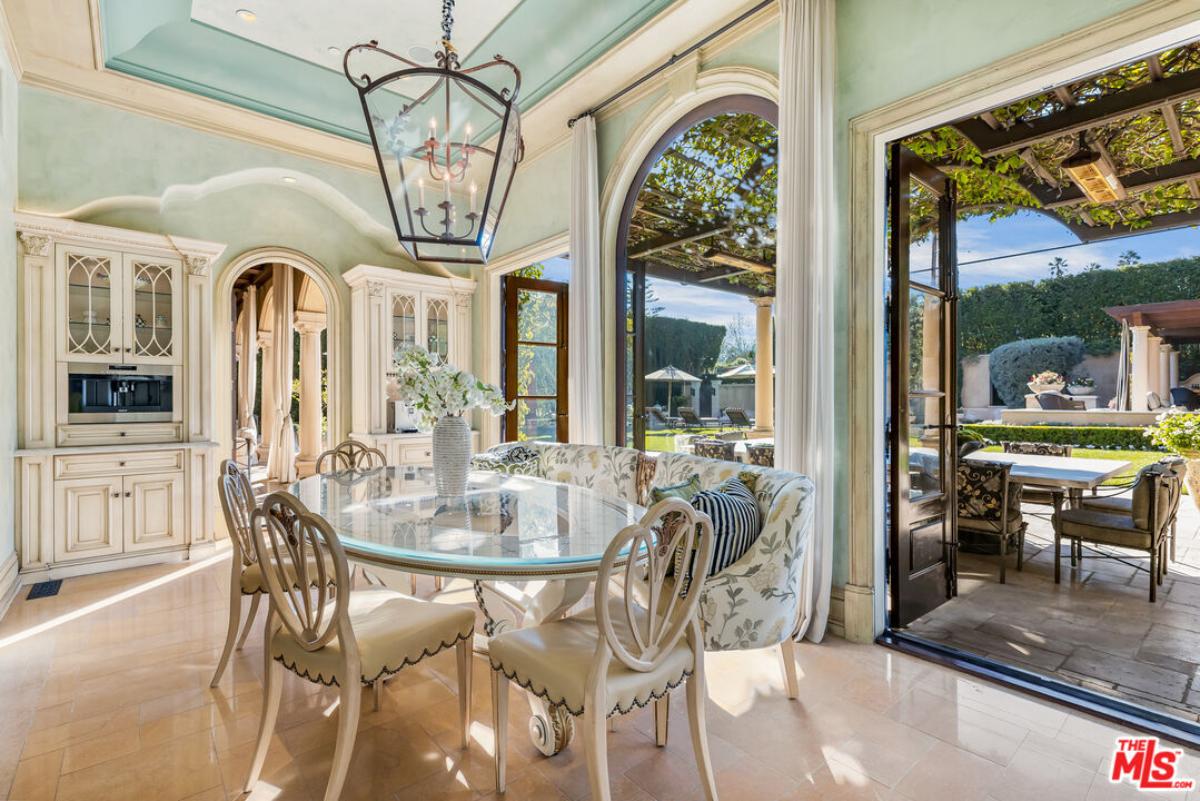 Breakfast nook with a glass table.