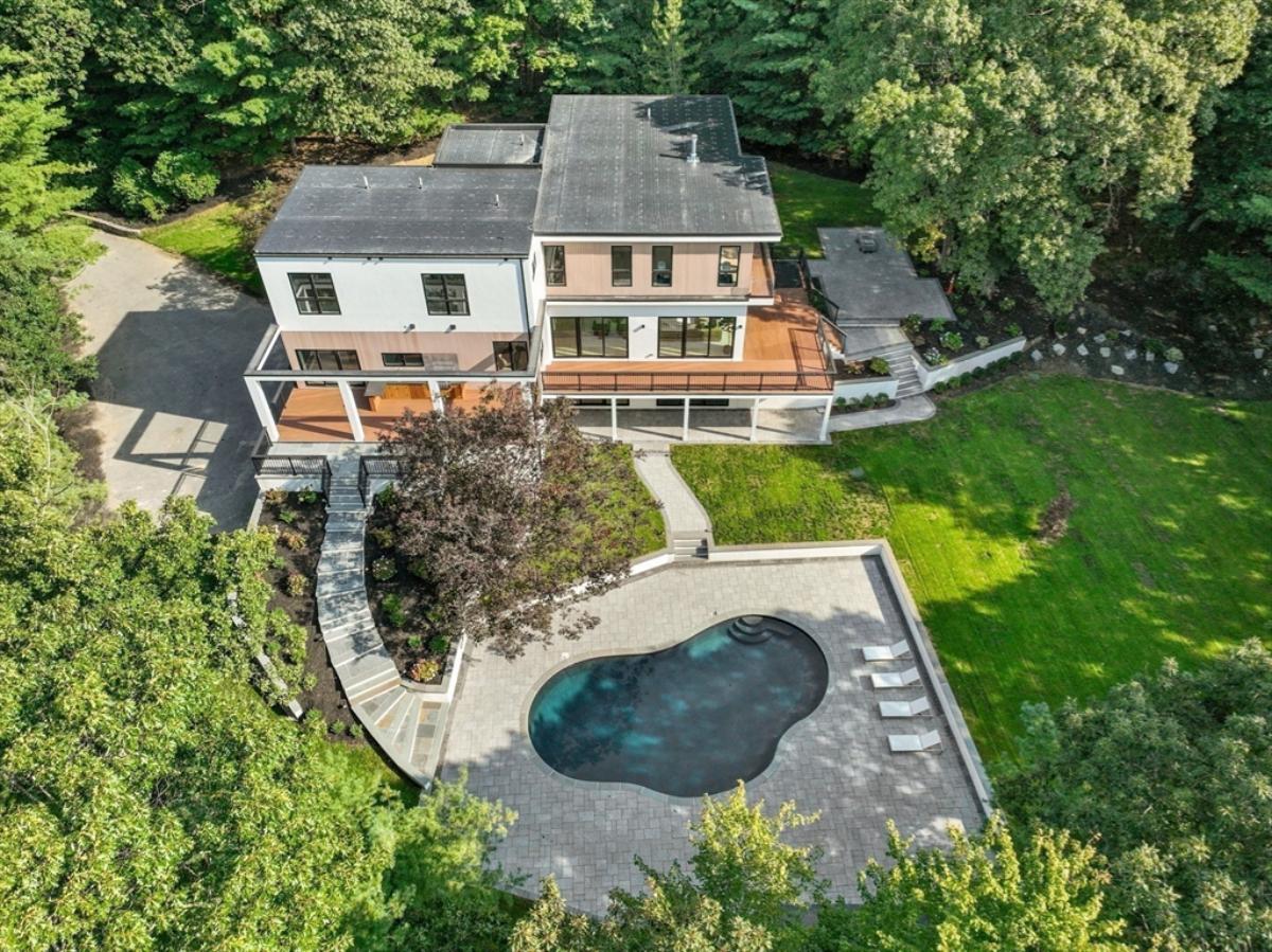 Aerial view of the mansion.