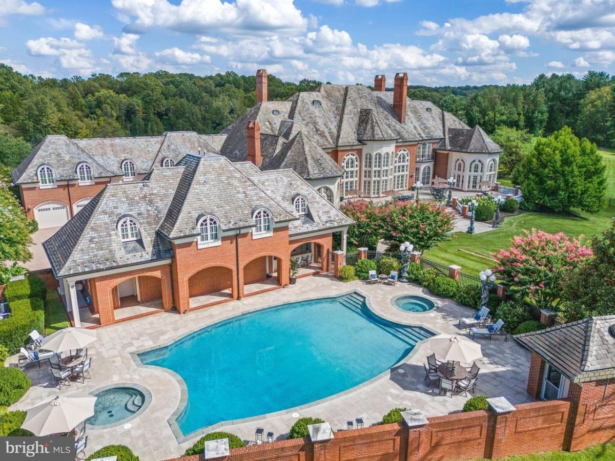 ❤️ Introducing a Truly Magnificent Neoclassical Revival Mansion with Elements of French Chateau Design – A State-of-the-Art 22,000 Sq. Ft. Home with Resort-Like Pool and Grounds