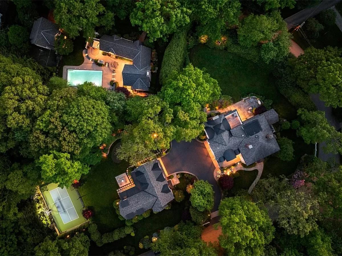 15,422 Sq. Ft. Mansion in Wellesley, MA ($17,500,000)